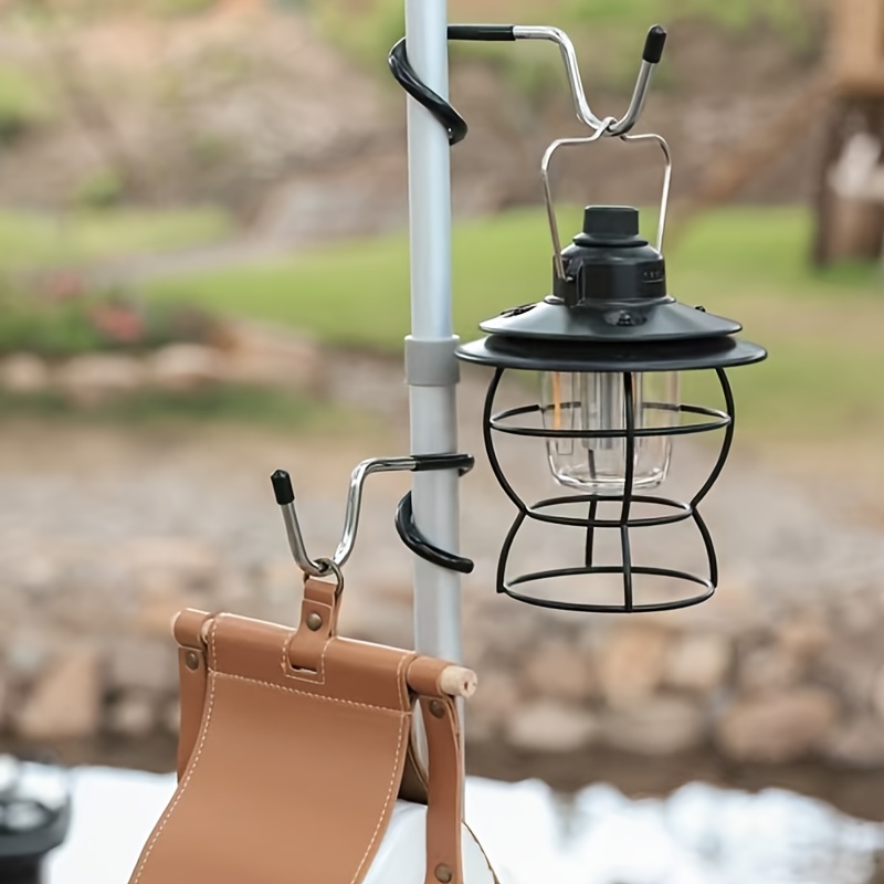 Hunting Outdoor Stores - ステンレス製ライトスタンドホルダーフック ポータブルテントポールランプハンガー ハンティングフィッシングランタンハンガー 穴あけ不要のバルコニーフック